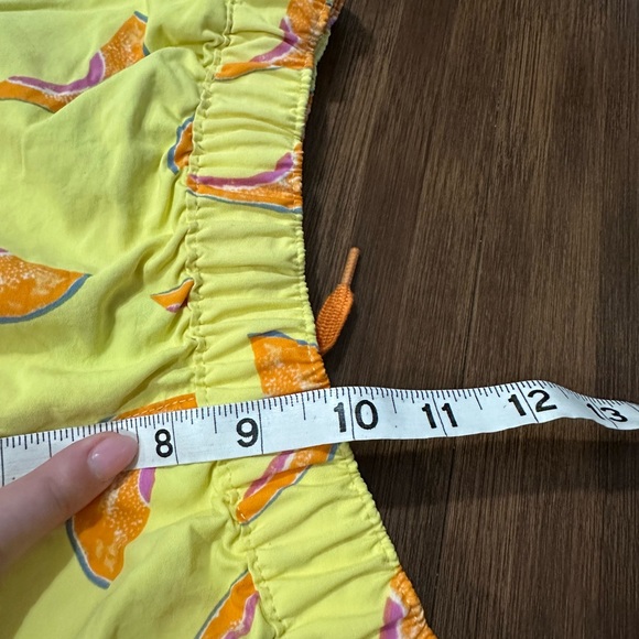 Patagonia Women Barely Baggies Shorts 2.5 Melon Cantaloupe Yellow size small - Picture 7 of 9
